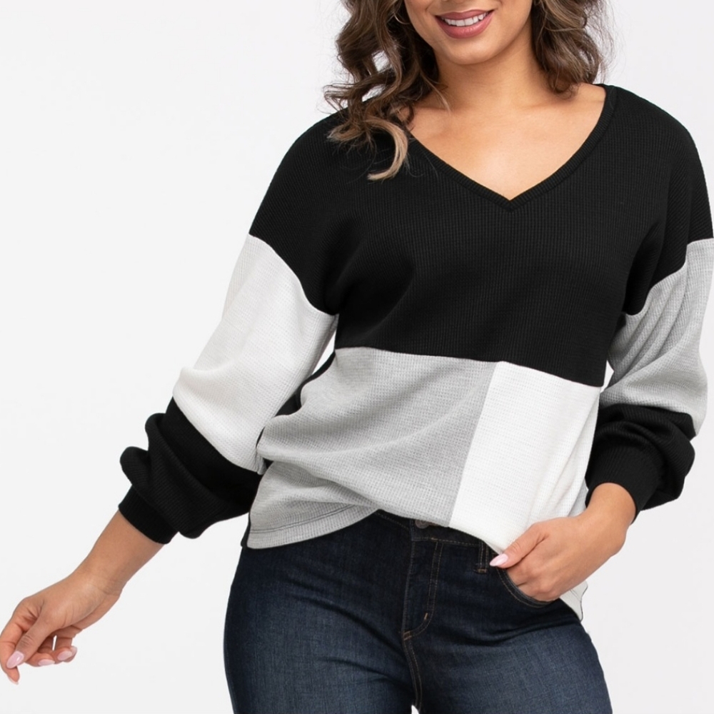 Cleo Long Sleeve Top V-neck line sz Medium